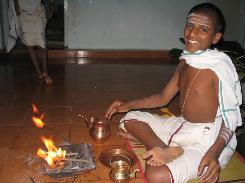 Datei:Brahmin homa.jpg