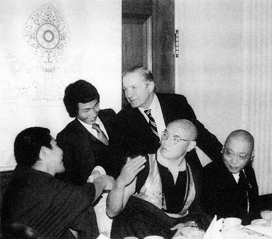 Datei:Charles Percy Jamgon Kongtrul Rinpoche the Karmapa Chogyam Trungpa.jpg