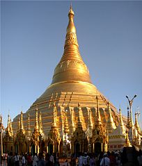 Datei:Shwedagon-Pano.jpg