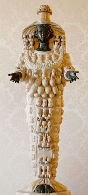 Artemis Ephesus Musei Capitolini MC1182.jpg