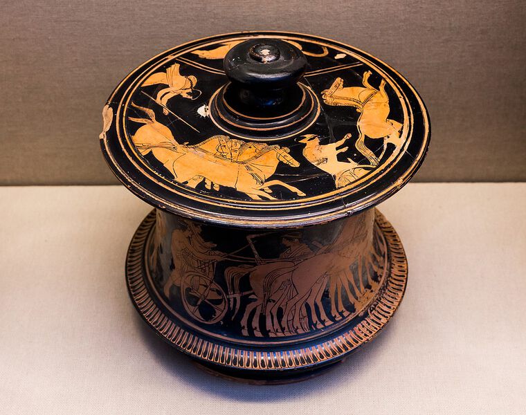 Datei:Lid Painter ARV 1282 1 Helios and Selene and Nyx.jpg