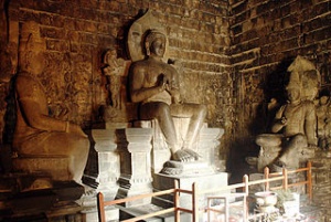 Buddha Mendut.jpg